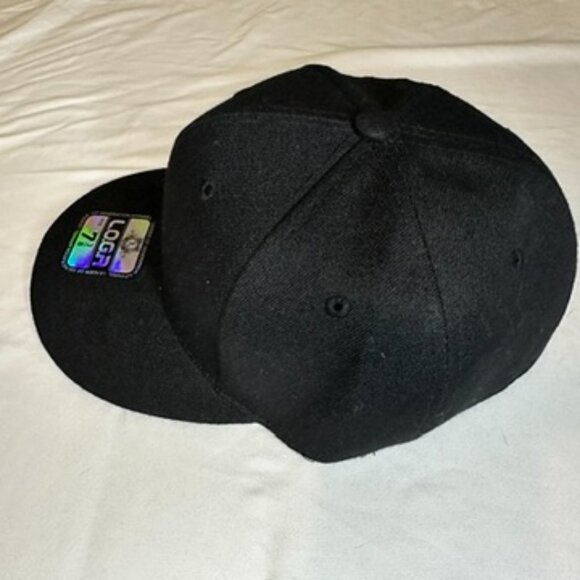 New Leader of Generation LOGA Solid Plain Black Fitted Cap Size 7 3/8 - Picture 2 of 4